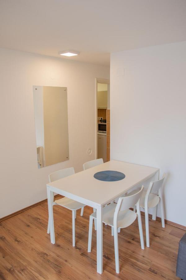 Goya - Selce Appartement Buitenkant foto