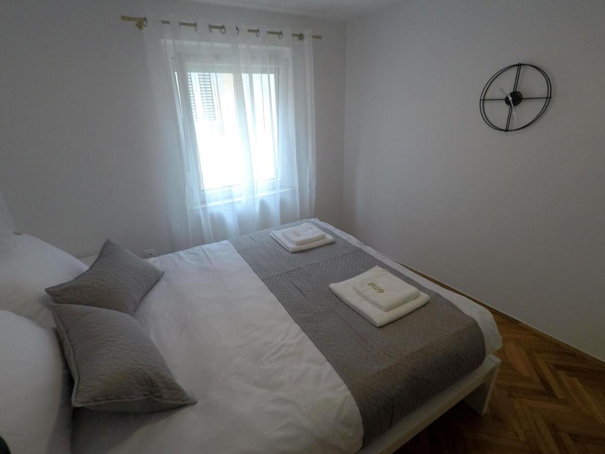 Goya - Selce Appartement Buitenkant foto