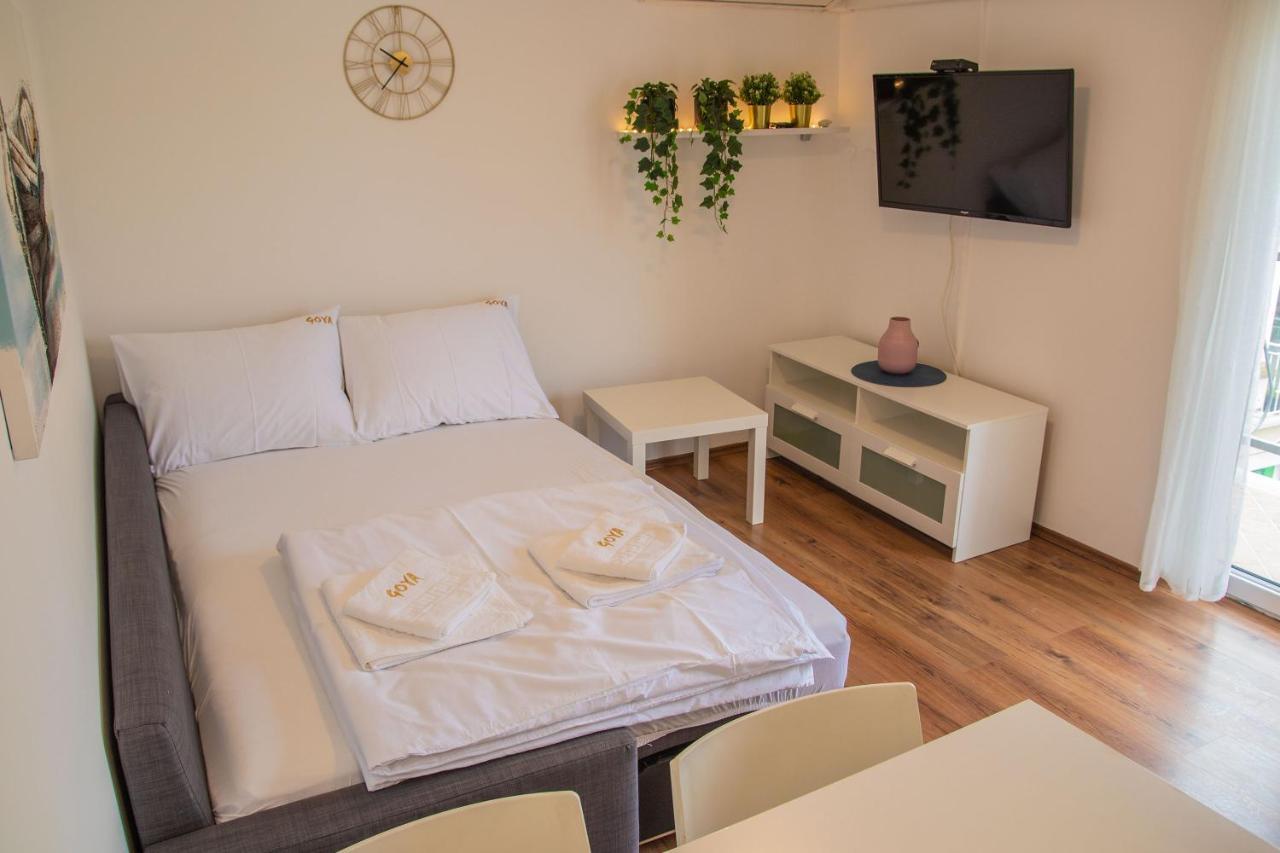 Goya - Selce Appartement Buitenkant foto