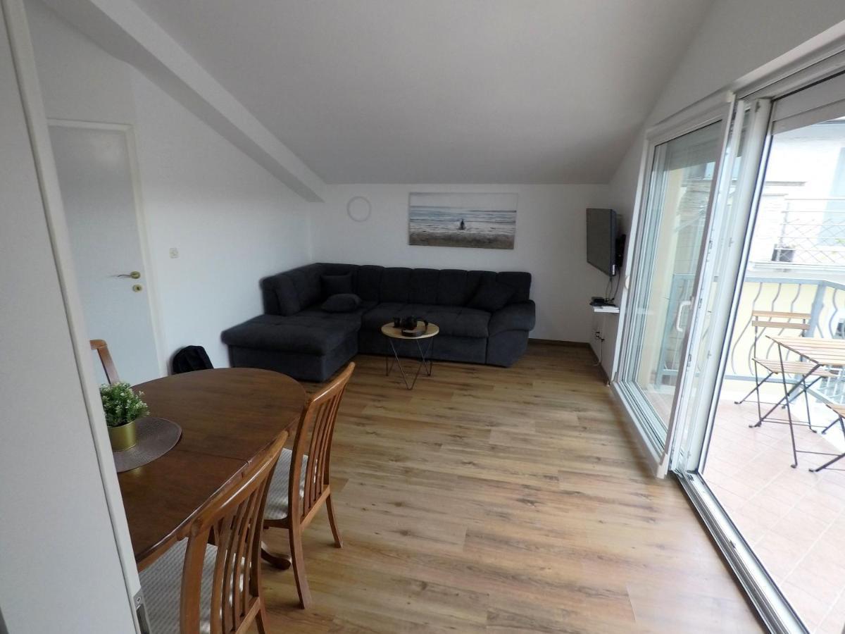 Goya - Selce Appartement Buitenkant foto
