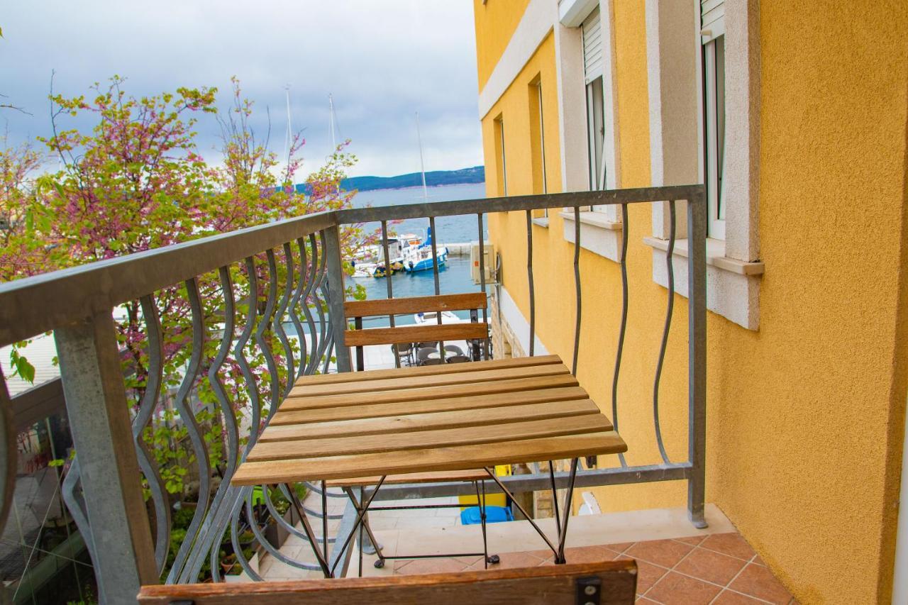 Goya - Selce Appartement Buitenkant foto