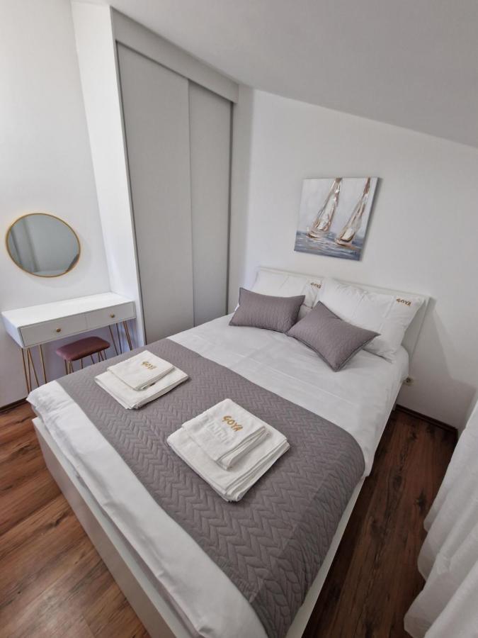 Goya - Selce Appartement Buitenkant foto