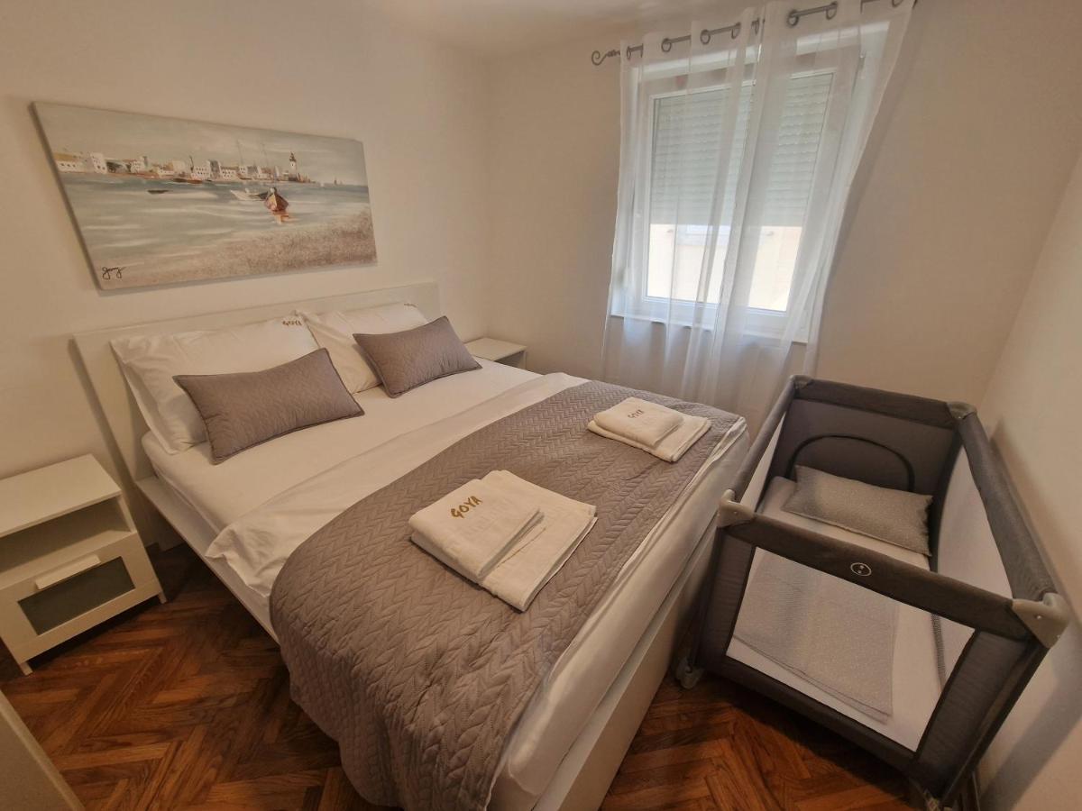 Goya - Selce Appartement Buitenkant foto